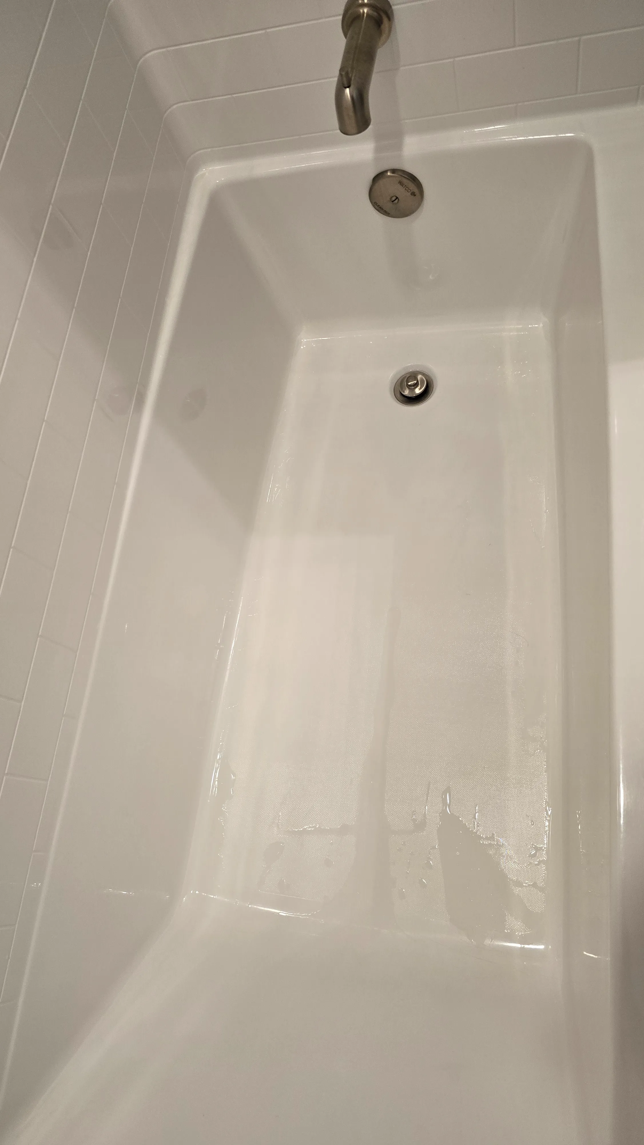 Bathtub after cleaning