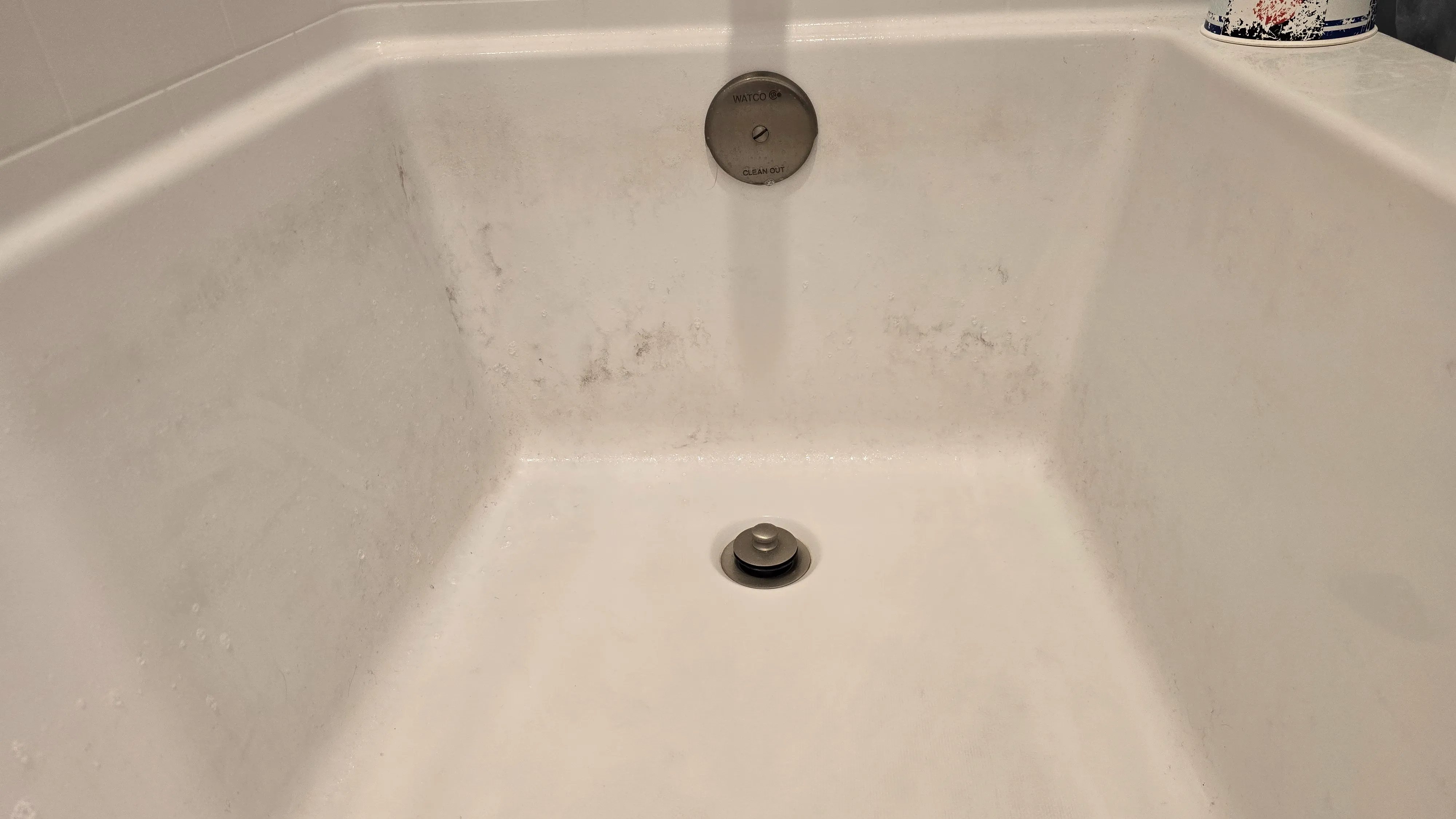 Tub before cleaning in St. George Utah